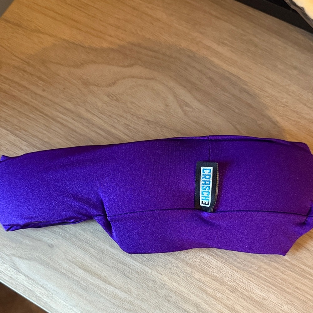 Crasche head protector for ice skating